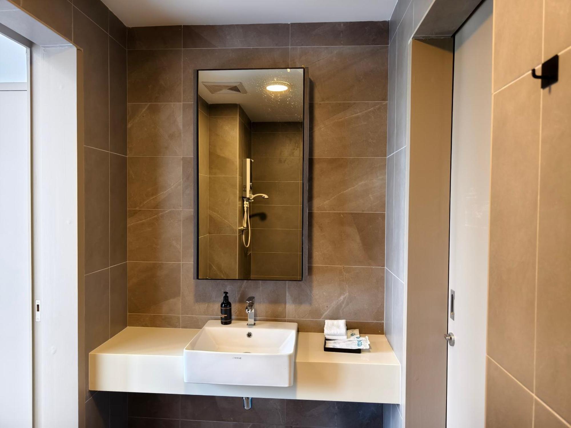 Mossaz Suites Empire City By Starwood Petaling Jaya Exterior photo